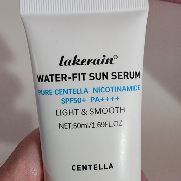 Lakerain Centella Water Fit Sun Screen SPF 50 - Picture 5 of 11